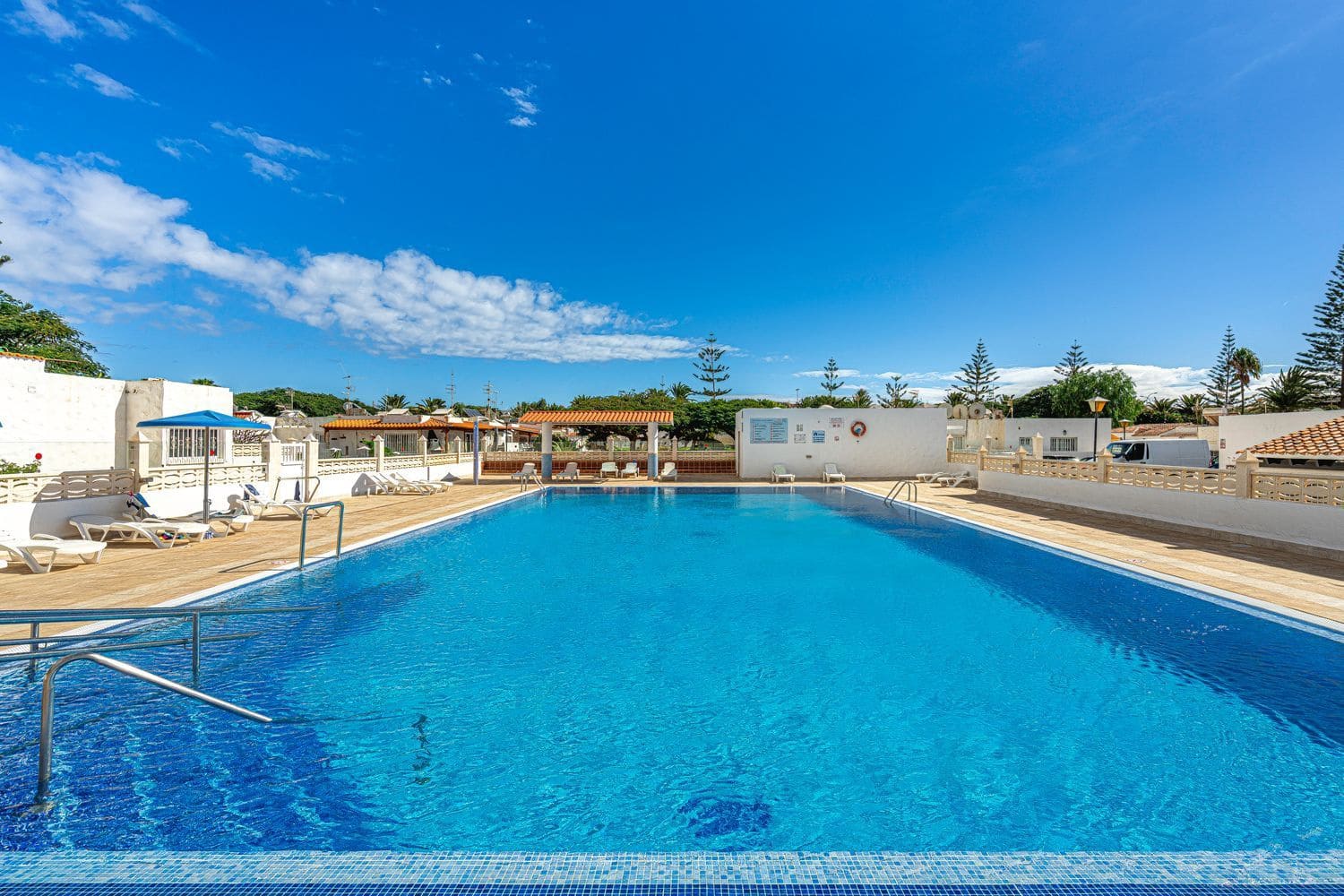 Apartment for sale in Arona with pool garage - € 165,000 (Ref: 9439509)