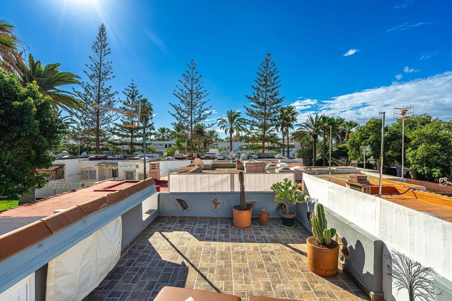 Apartment for sale in Arona with pool garage - € 165,000 (Ref: 9439509)