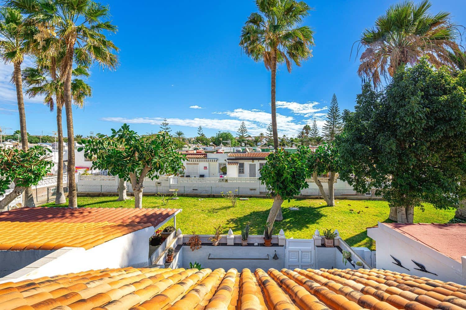 Apartment for sale in Arona with pool garage - € 165,000 (Ref: 9439509)