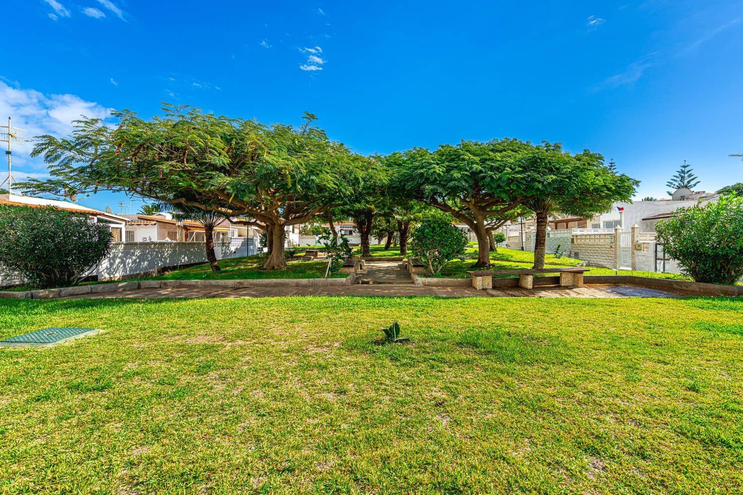 Apartment for sale in Arona with pool garage - € 165,000 (Ref: 9439509)