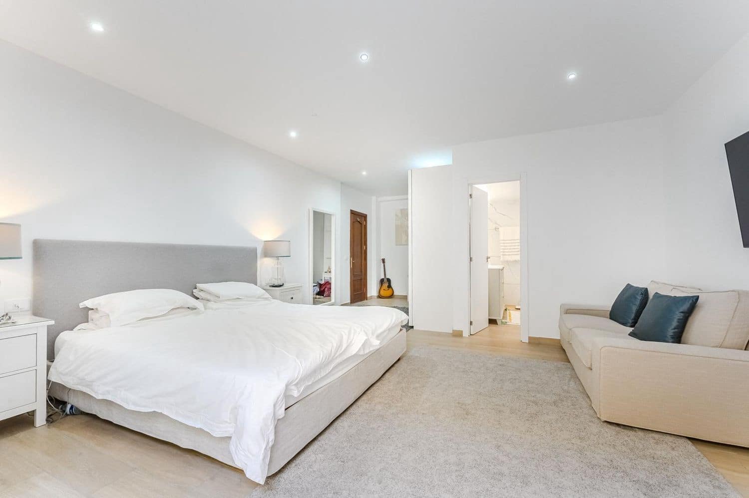 6 bedroom Villa for sale in Puerto Santiago with pool garage - € 1,280,000 (Ref: 9490979)