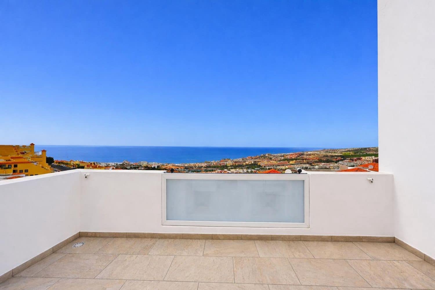 3 slaapkamer Huis te koop in Costa Adeje met zwembad garage - € 659.000 (Ref: 9518260)