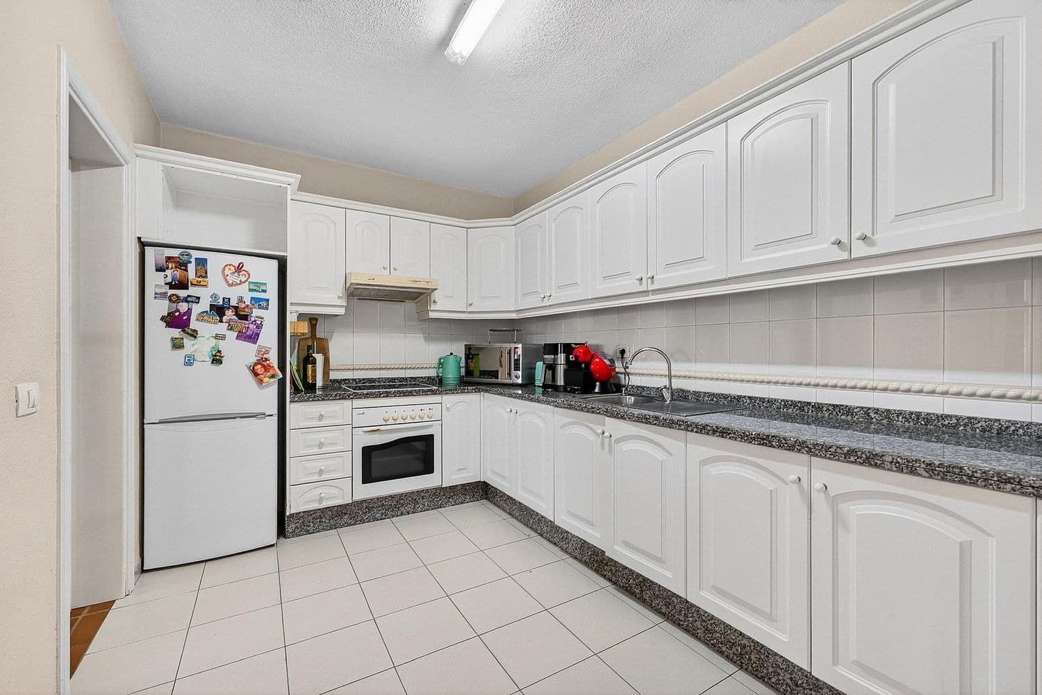 3 slaapkamer Huis te koop in Costa Adeje met zwembad garage - € 659.000 (Ref: 9518260)