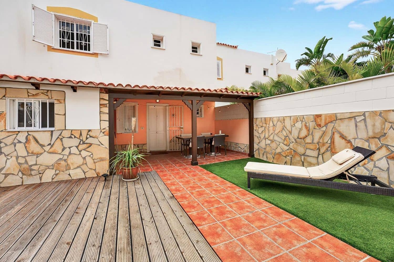 3 slaapkamer Huis te koop in Costa Adeje met zwembad garage - € 659.000 (Ref: 9518260)