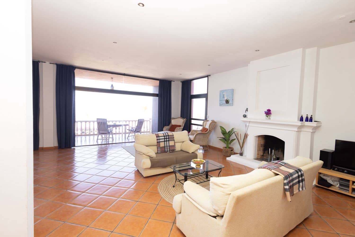 4 bedroom Finca/Country House for sale in Guia de Isora with garage - € 720,000 (Ref: 9535411)