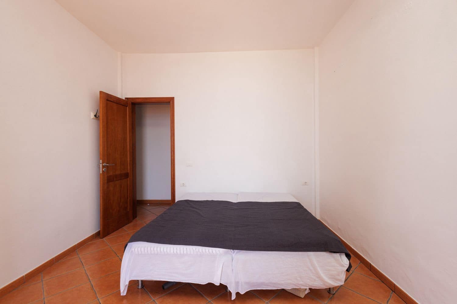 4 bedroom Finca/Country House for sale in Guia de Isora with garage - € 720,000 (Ref: 9535411)