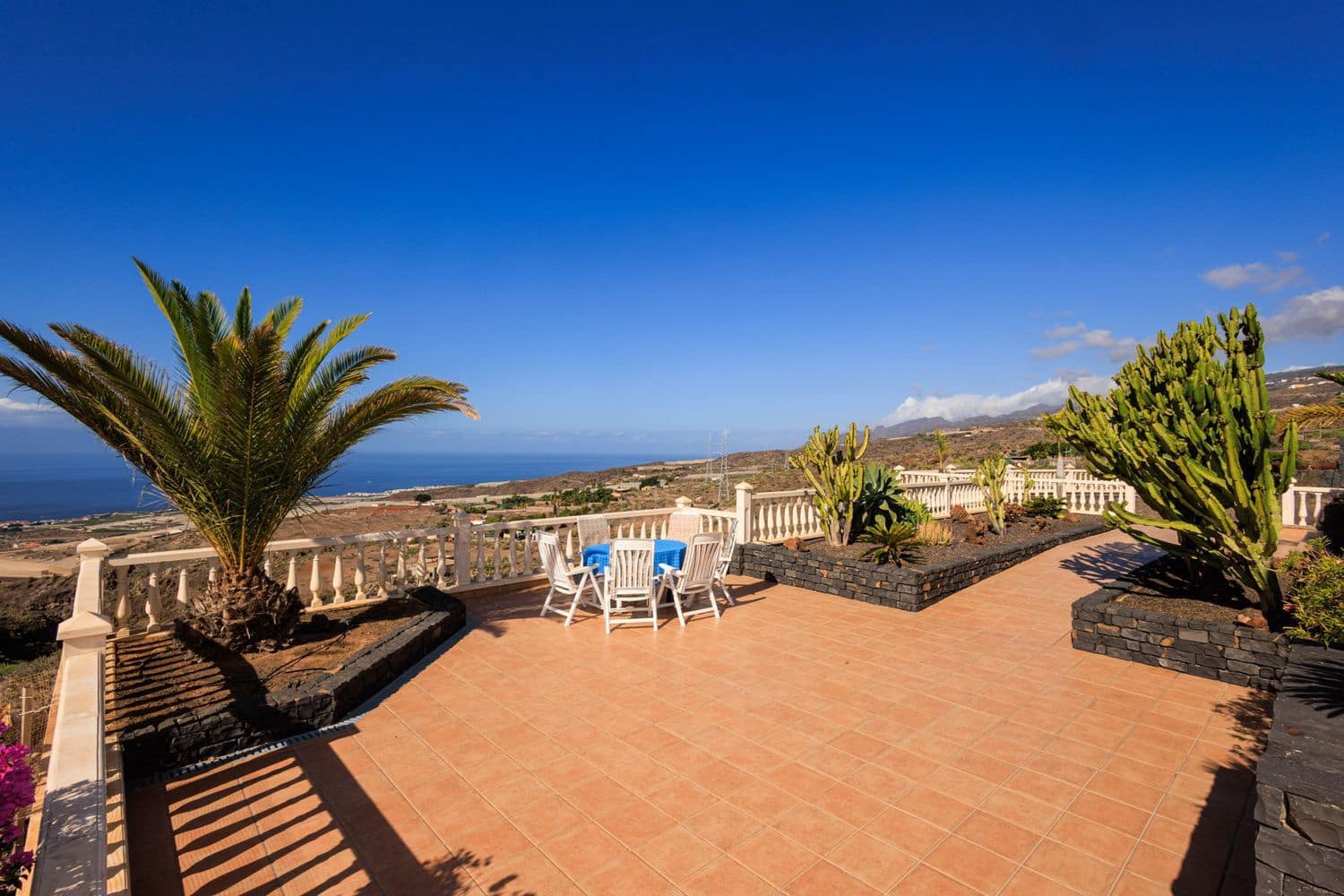 4 bedroom Finca/Country House for sale in Guia de Isora with garage - € 720,000 (Ref: 9535411)