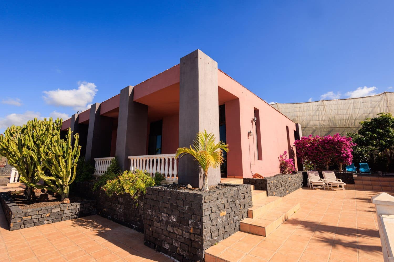 4 bedroom Finca/Country House for sale in Guia de Isora with garage - € 720,000 (Ref: 9535411)