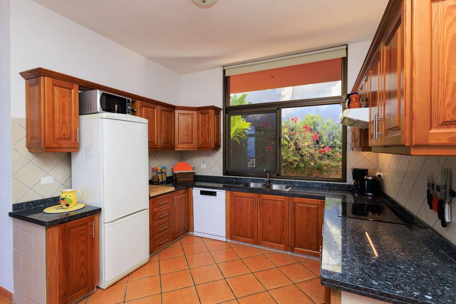 4 bedroom Finca/Country House for sale in Guia de Isora with garage - € 720,000 (Ref: 9535411)