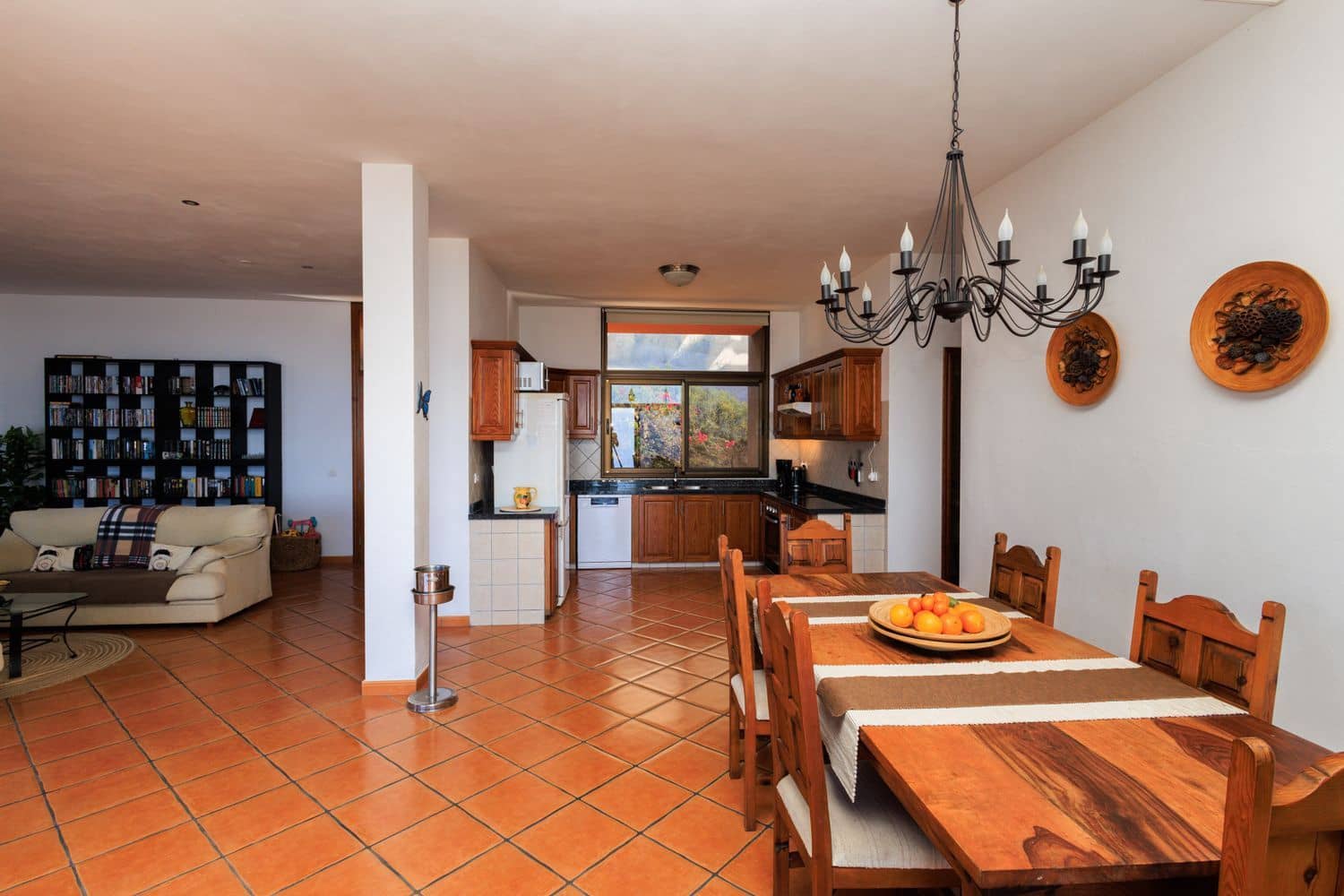 4 bedroom Finca/Country House for sale in Guia de Isora with garage - € 720,000 (Ref: 9535411)