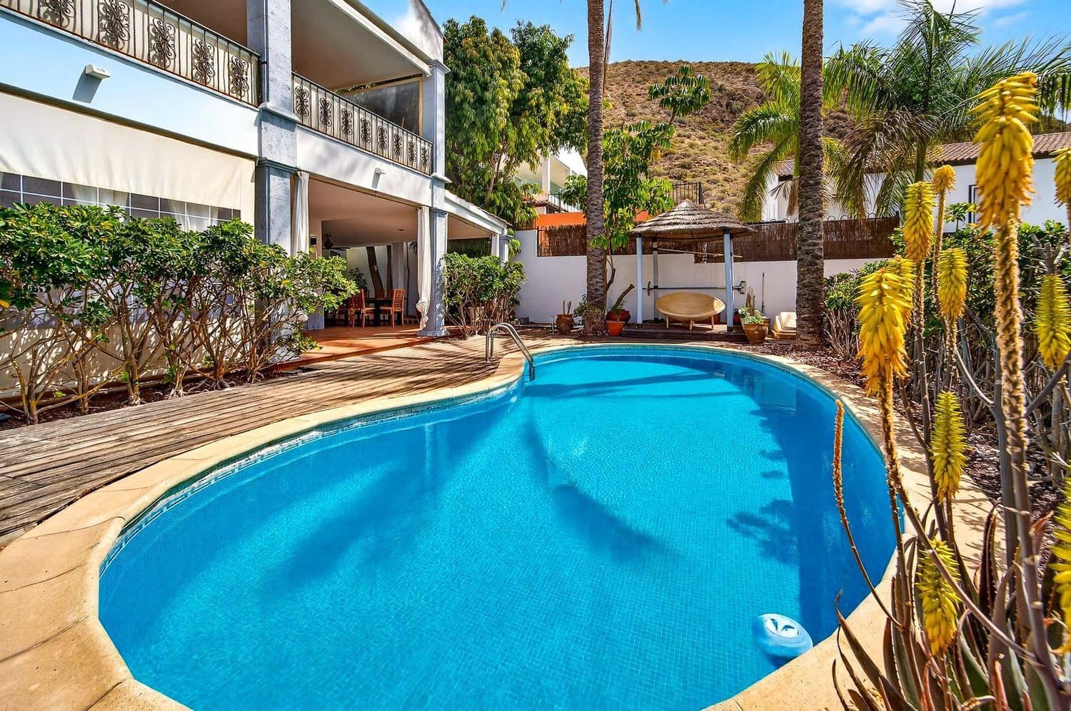 Chalet de 5 habitaciones en Los Cristianos en venta con piscina garaje - 1.790.000 € (Ref: 9697956)