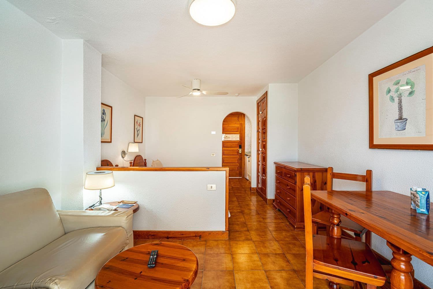 Leilighet til salgs i Playa de las Americas med svømmebasseng garasje - € 305 000 (Ref: 9780003)