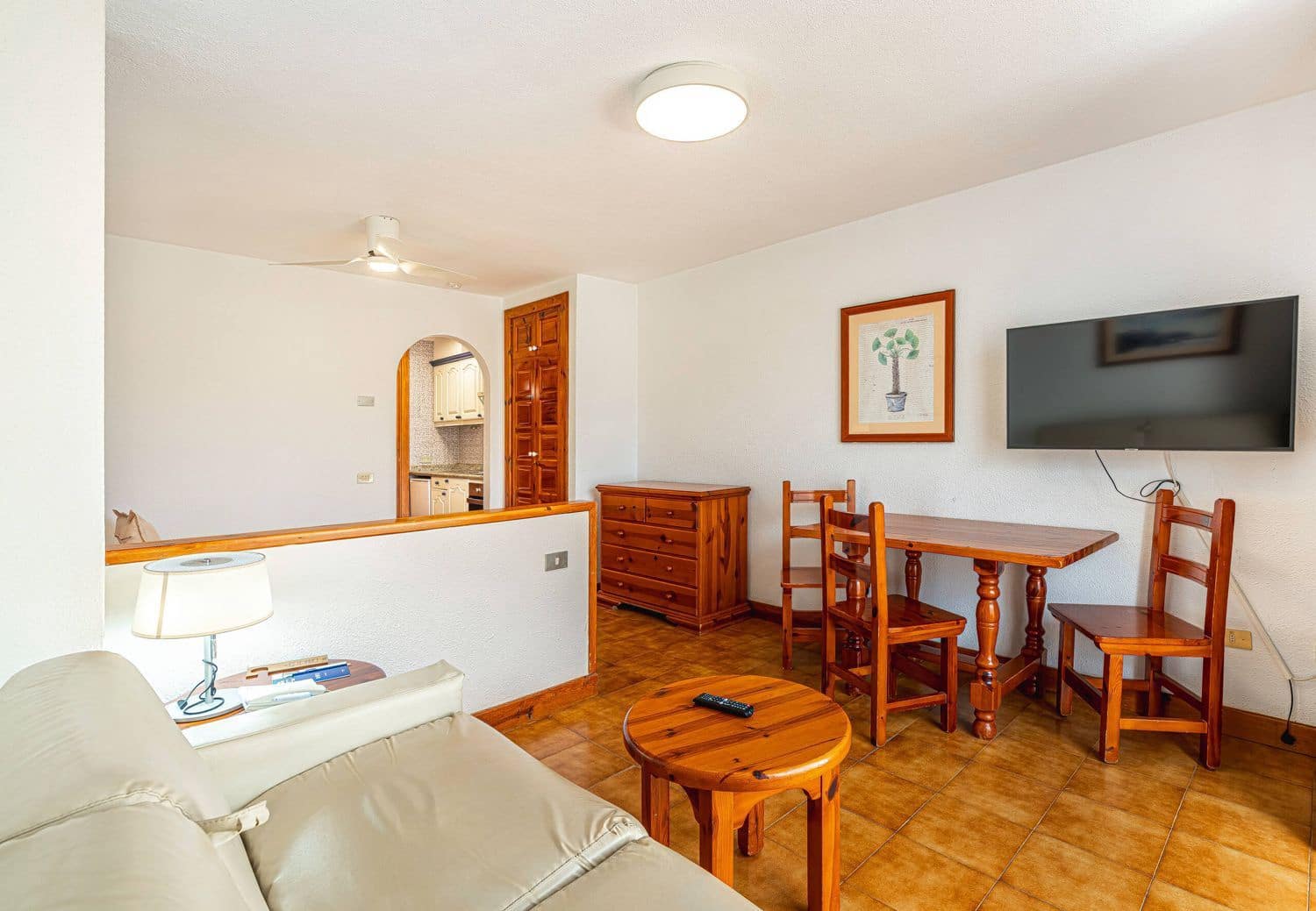 Leilighet til salgs i Playa de las Americas med svømmebasseng garasje - € 305 000 (Ref: 9780003)