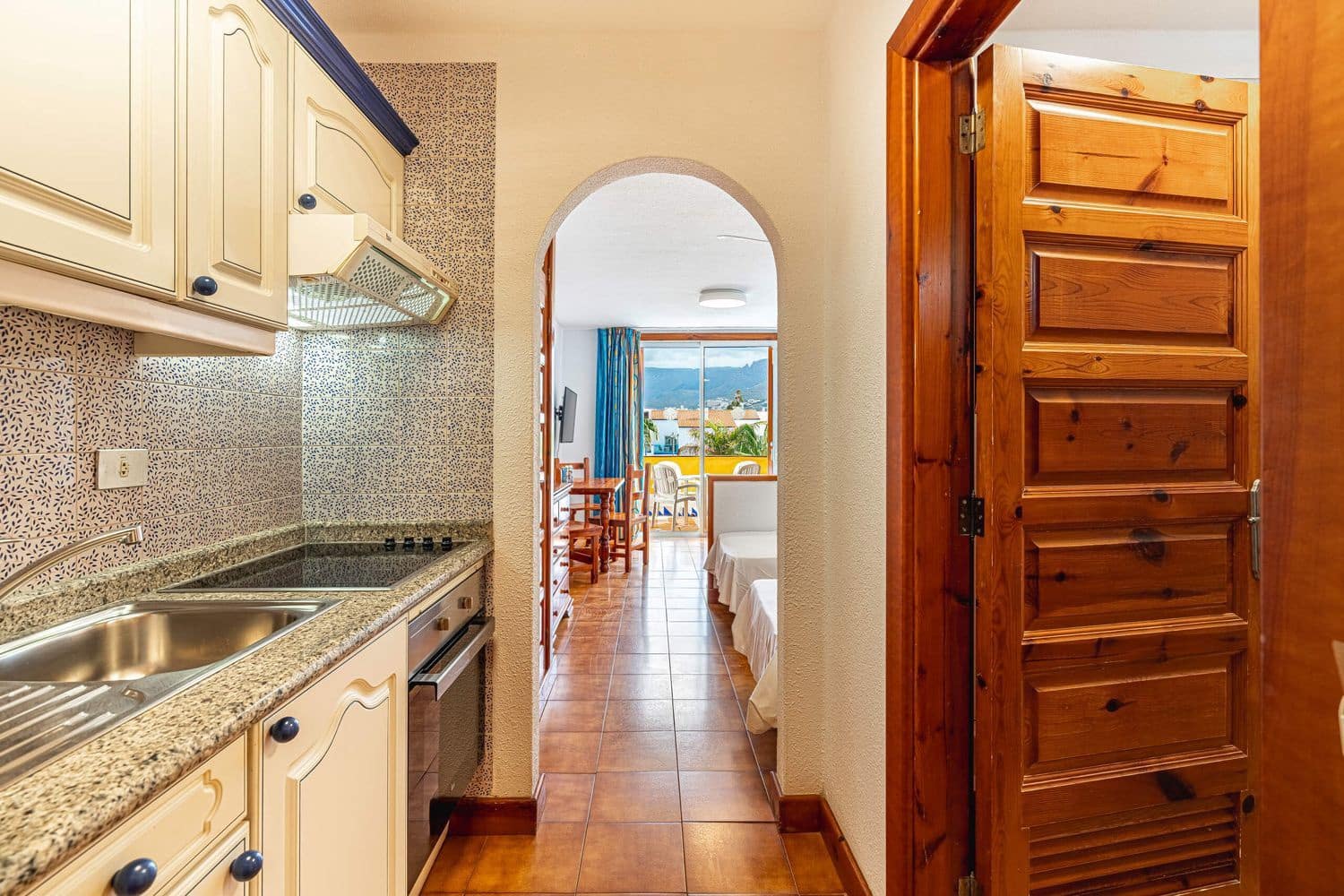 Leilighet til salgs i Playa de las Americas med svømmebasseng garasje - € 305 000 (Ref: 9780003)