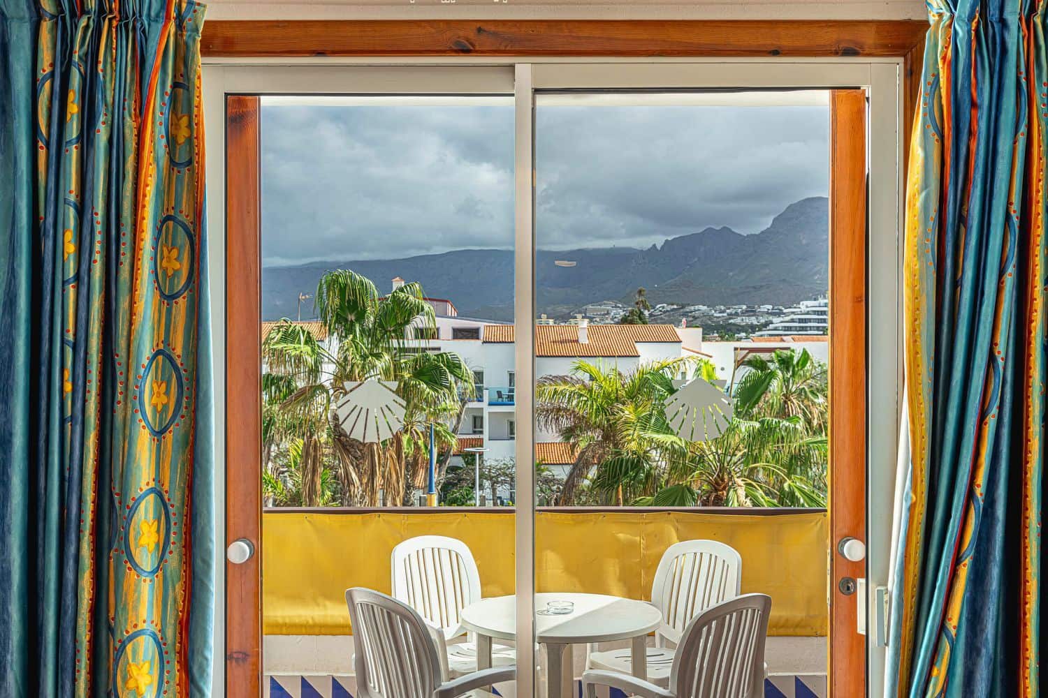 Leilighet til salgs i Playa de las Americas med svømmebasseng garasje - € 305 000 (Ref: 9780003)