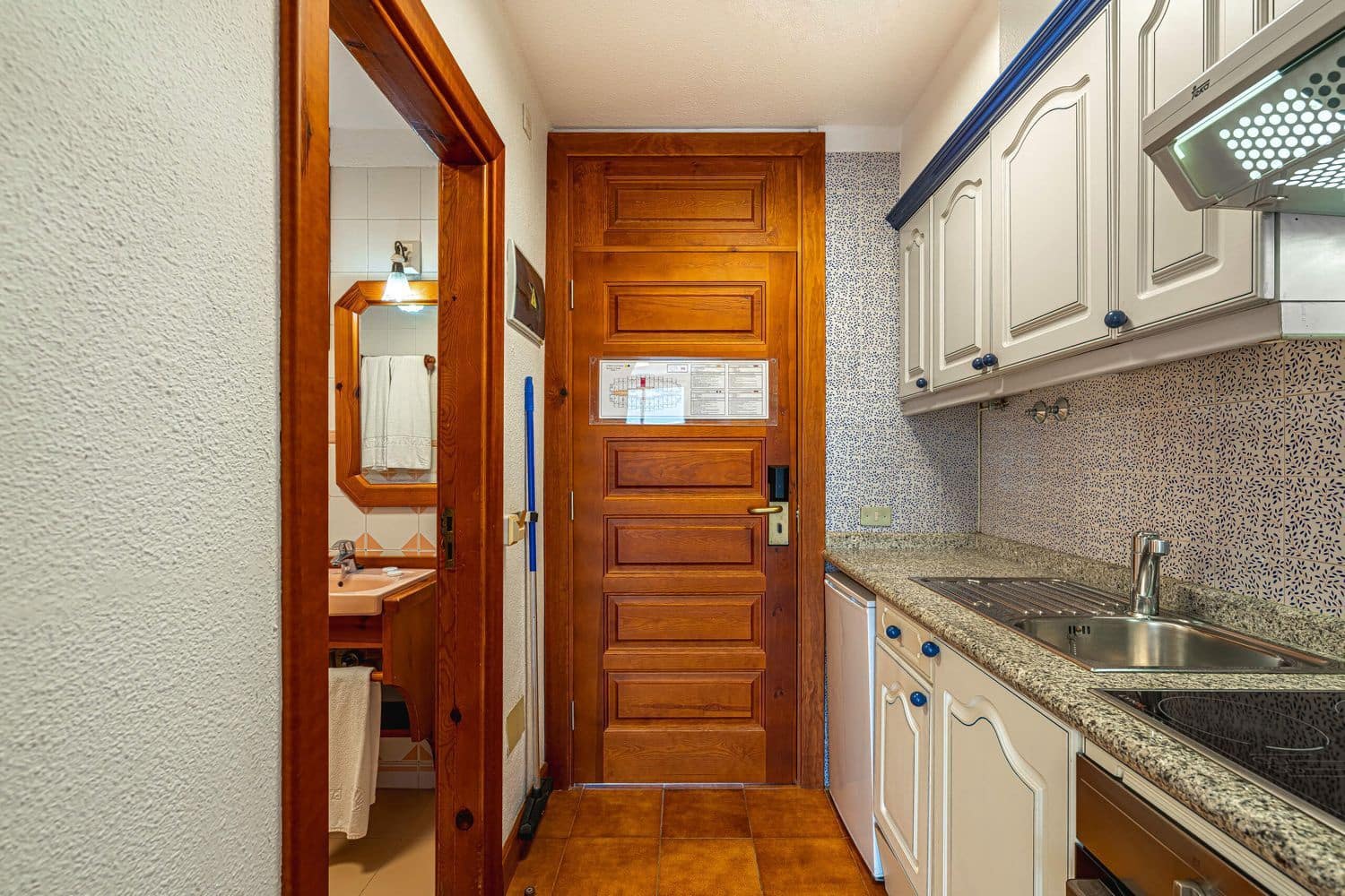 Leilighet til salgs i Playa de las Americas med svømmebasseng garasje - € 305 000 (Ref: 9780003)