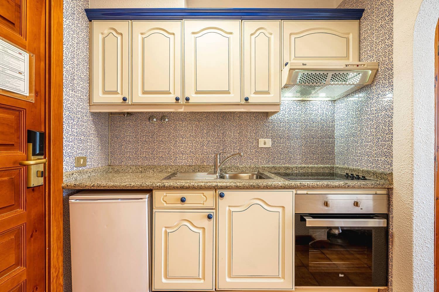 Leilighet til salgs i Playa de las Americas med svømmebasseng garasje - € 305 000 (Ref: 9780003)