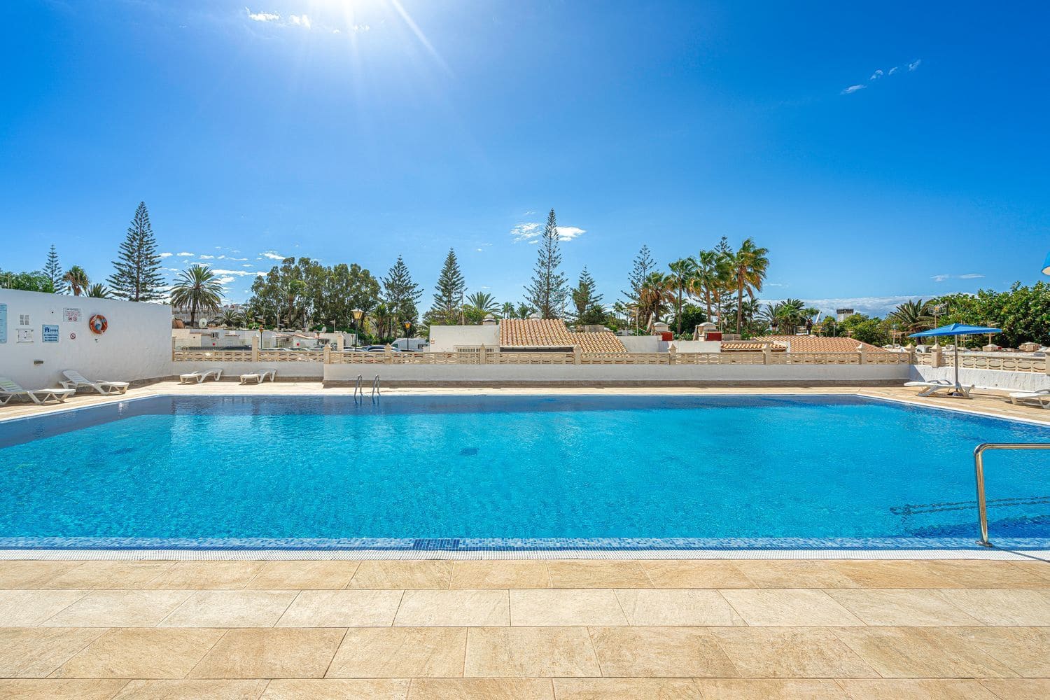 Apartment for sale in Arona with pool garage - € 160,000 (Ref: 9875533)