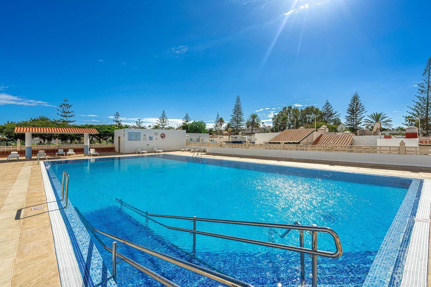 Apartment for sale in Arona with pool garage - € 160,000 (Ref: 9875533)