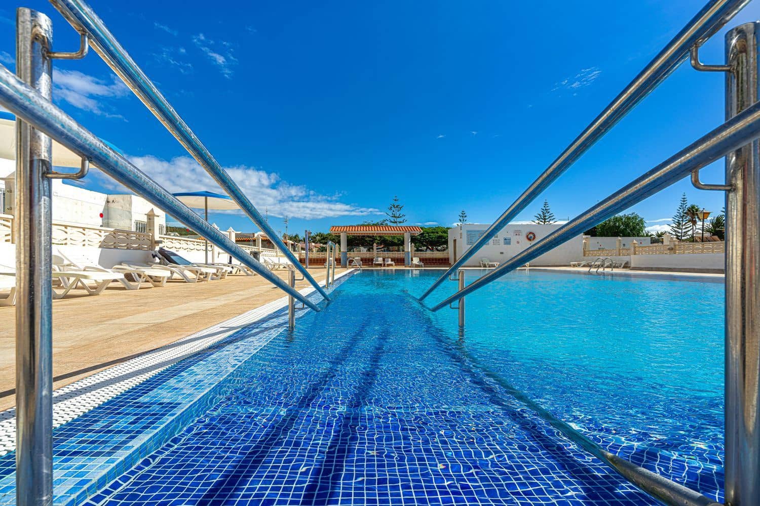 Apartment for sale in Arona with pool garage - € 160,000 (Ref: 9875533)