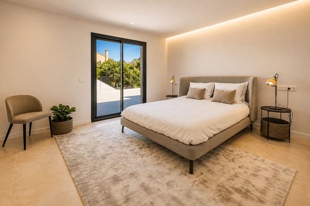 6 bedroom Villa for sale in Santa Ponsa, Calvià with pool garage - € 4,495,000 (Ref: 10009083)