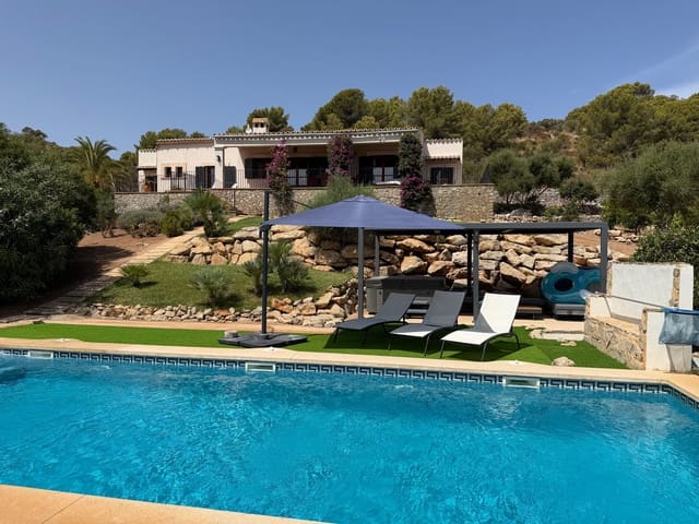 5 sovrum Finca/Hus på landet till salu i Capdepera med pool garage - 2 100 000 € (Ref: 10091634)