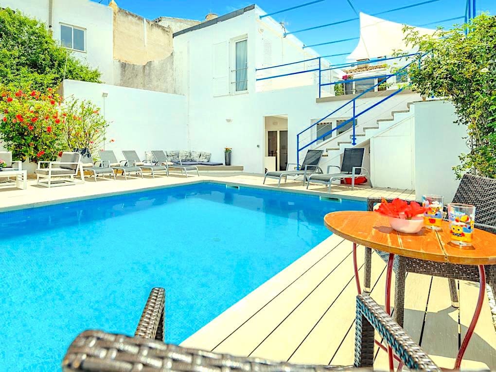 8 sypialnia Dom na sprzedaż w Pollensa / Pollenca z basenem garażem - 1 975 000 € (Ref: 9927995)