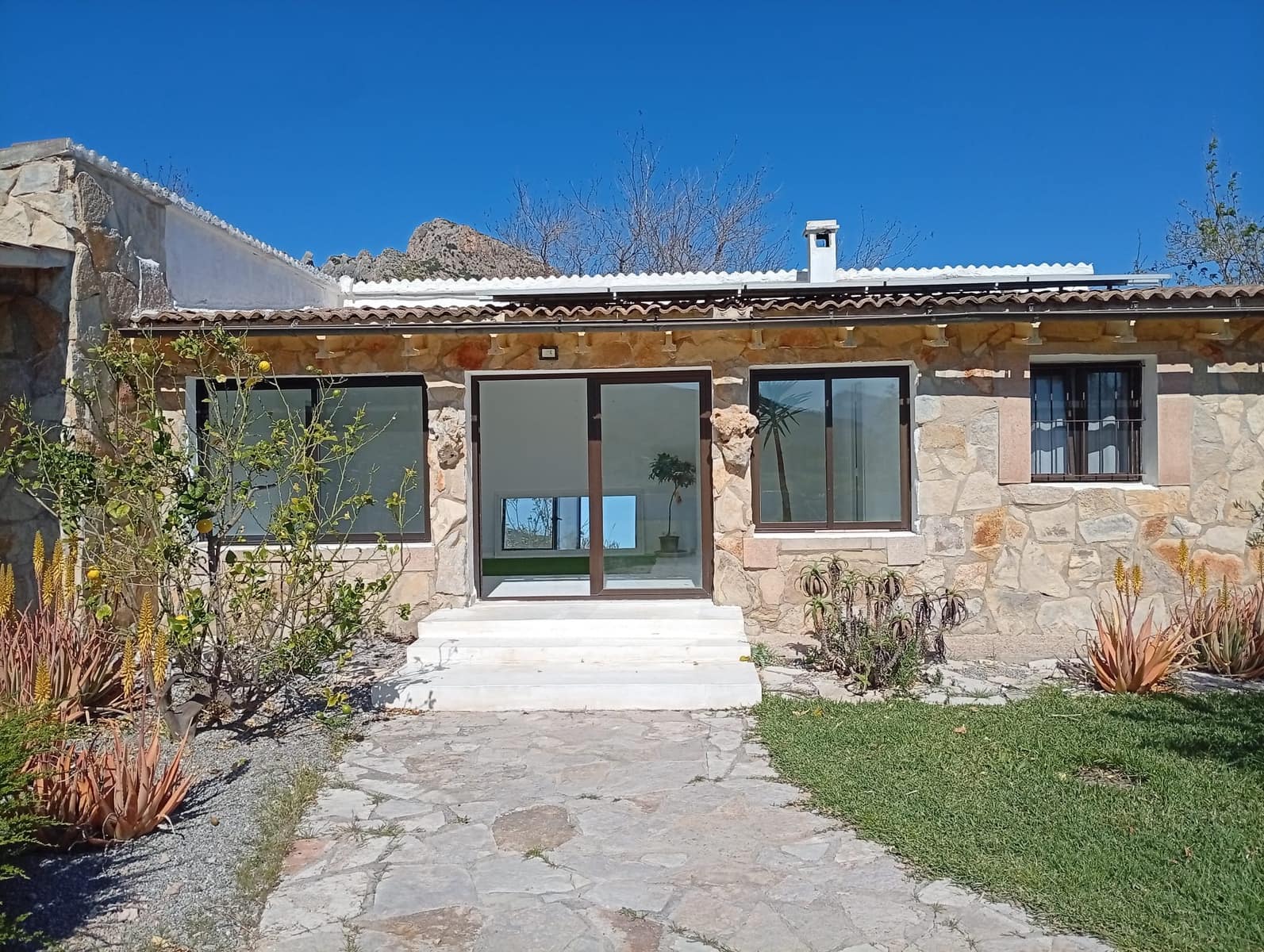 4 bedroom Finca/Country House for sale in Pollensa / Pollenca with pool garage - € 1,175,000 (Ref: 9927998)