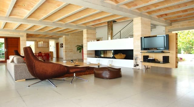 5 bedroom Finca/Country House for sale in Felanitx with pool garage - € 3,100,000 (Ref: 9928005)
