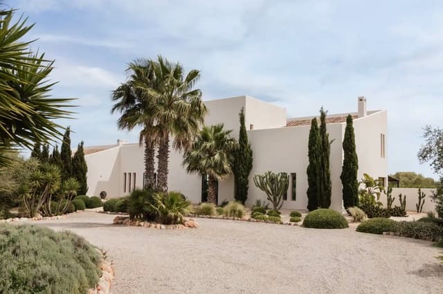 4 makuuhuone Maalaistalo myytävänä paikassa Ses Salines mukana uima-altaan - 3 190 000 € (Ref: 9928009)