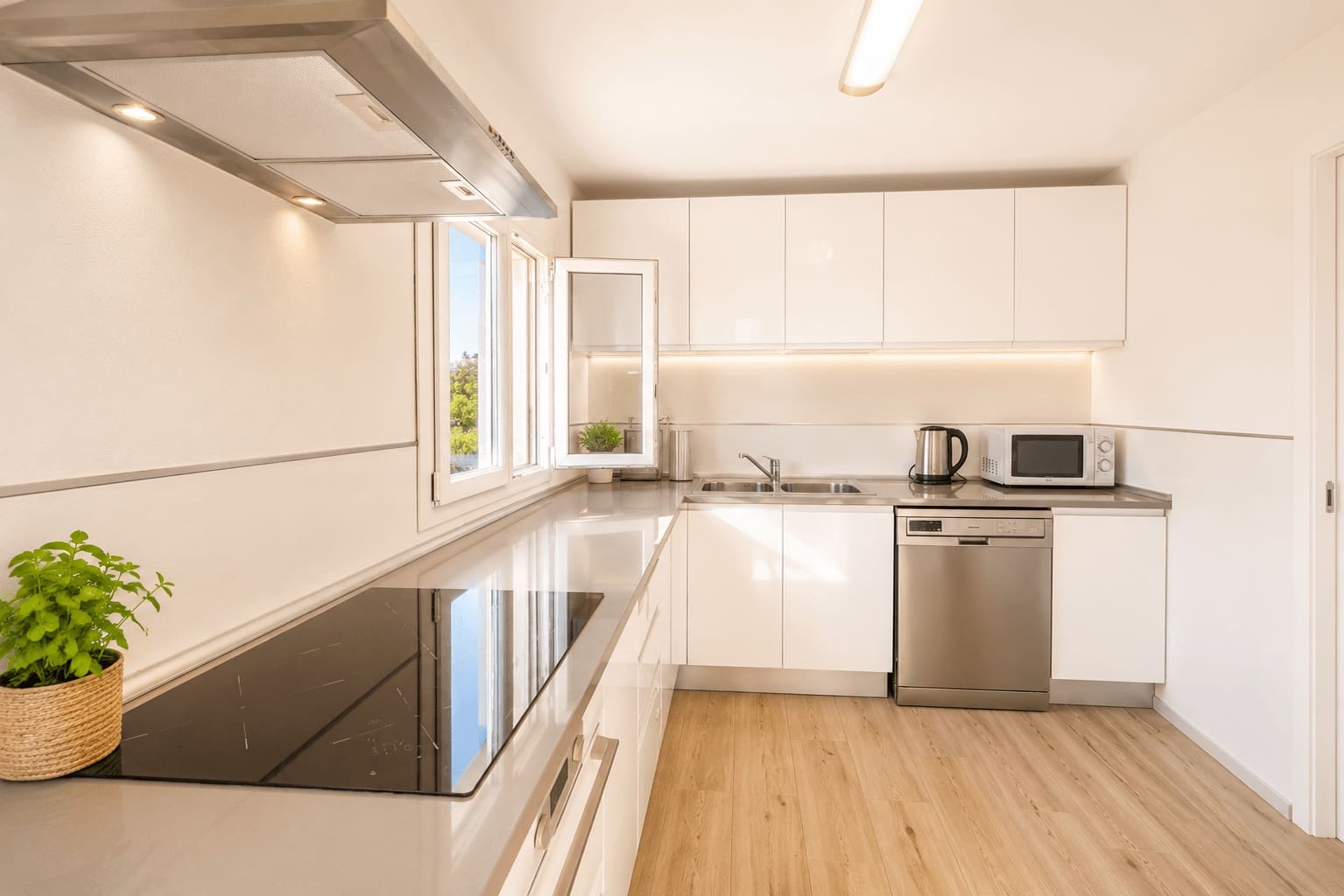 4 bedroom Villa for sale in Pollensa / Pollenca with pool - € 1,395,000 (Ref: 9929296)