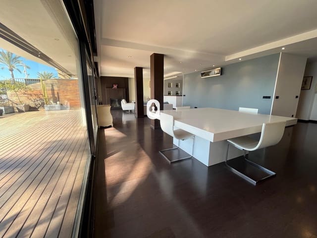 4 soveværelse Lejlighed til salg i Platja d'Alcúdia, Alcúdia - € 1.995.000 (Ref: 8117395)