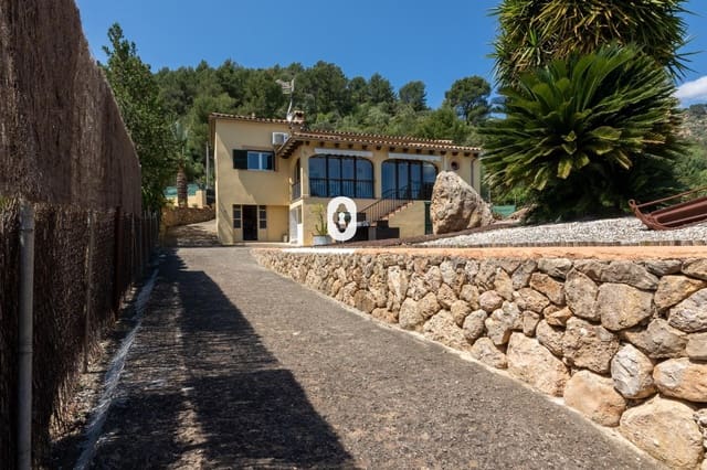4 soverom Villa til salgs i Mancor de la Vall med svømmebasseng garasje - € 1 350 000 (Ref: 9108846)