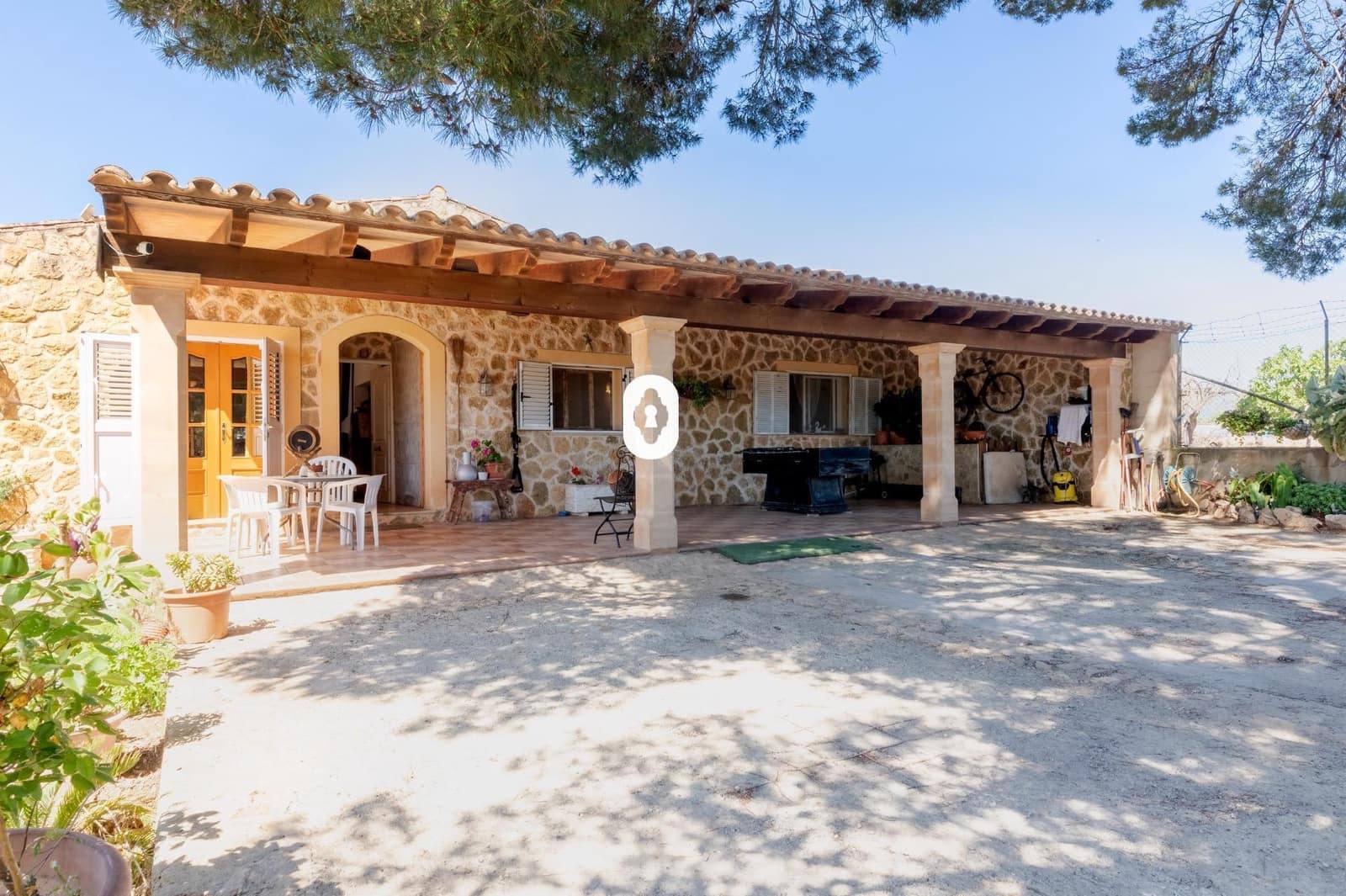 4 soveværelse Finca/Landehus til salg i Inca med swimmingpool - € 685.000 (Ref: 9108848)