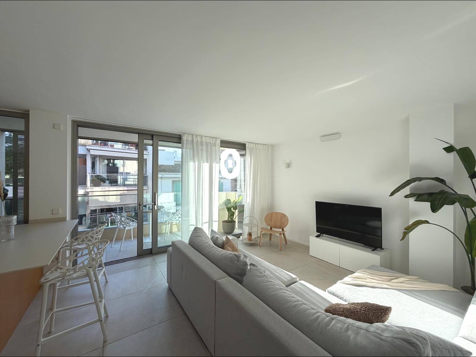 Appartement de 2 chambres à louer à Puerto de Alcudia - 2 000 € (Ref: 9440645)