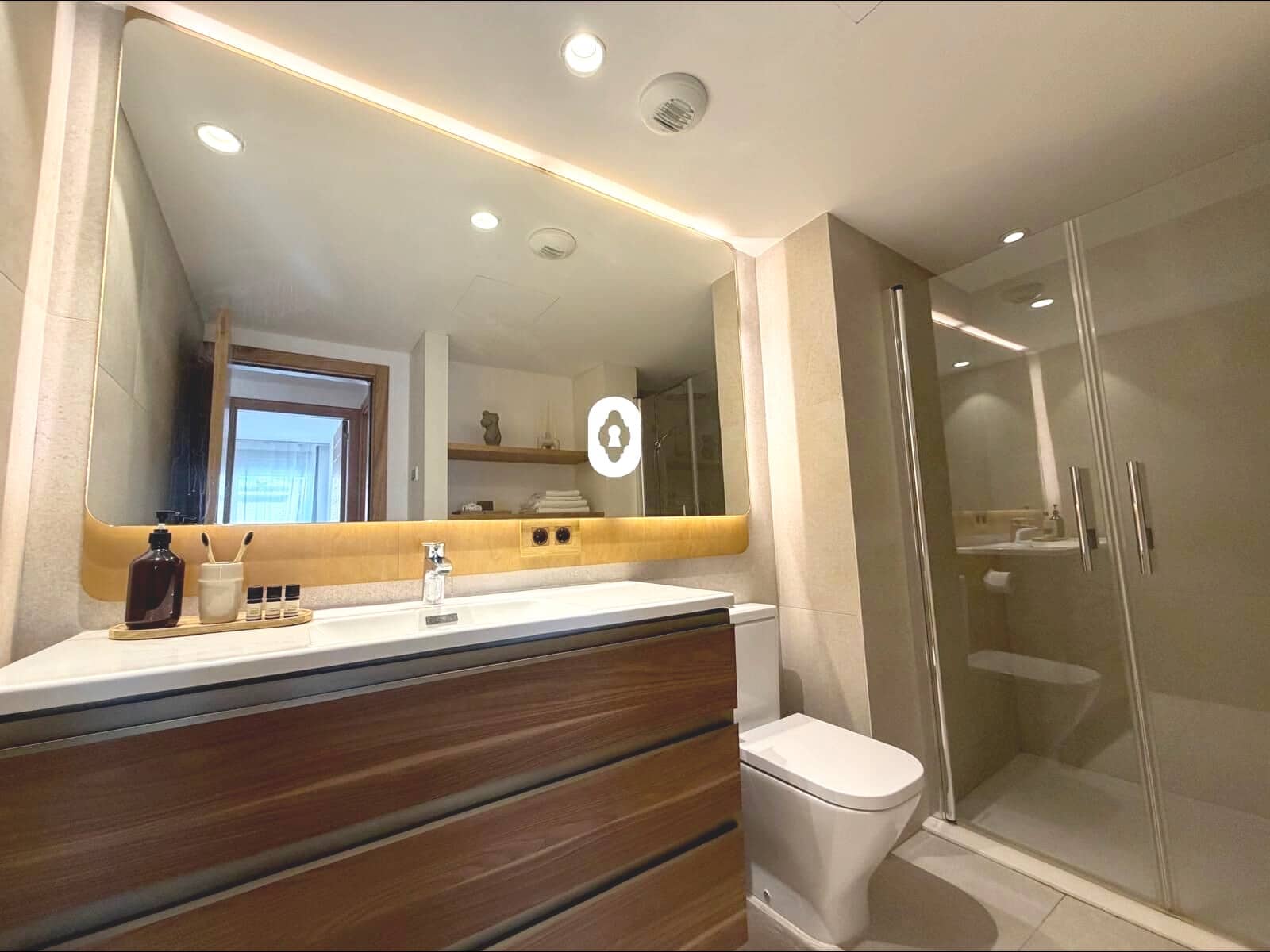 Appartement de 2 chambres à louer à Puerto de Alcudia - 2 000 € (Ref: 9440645)