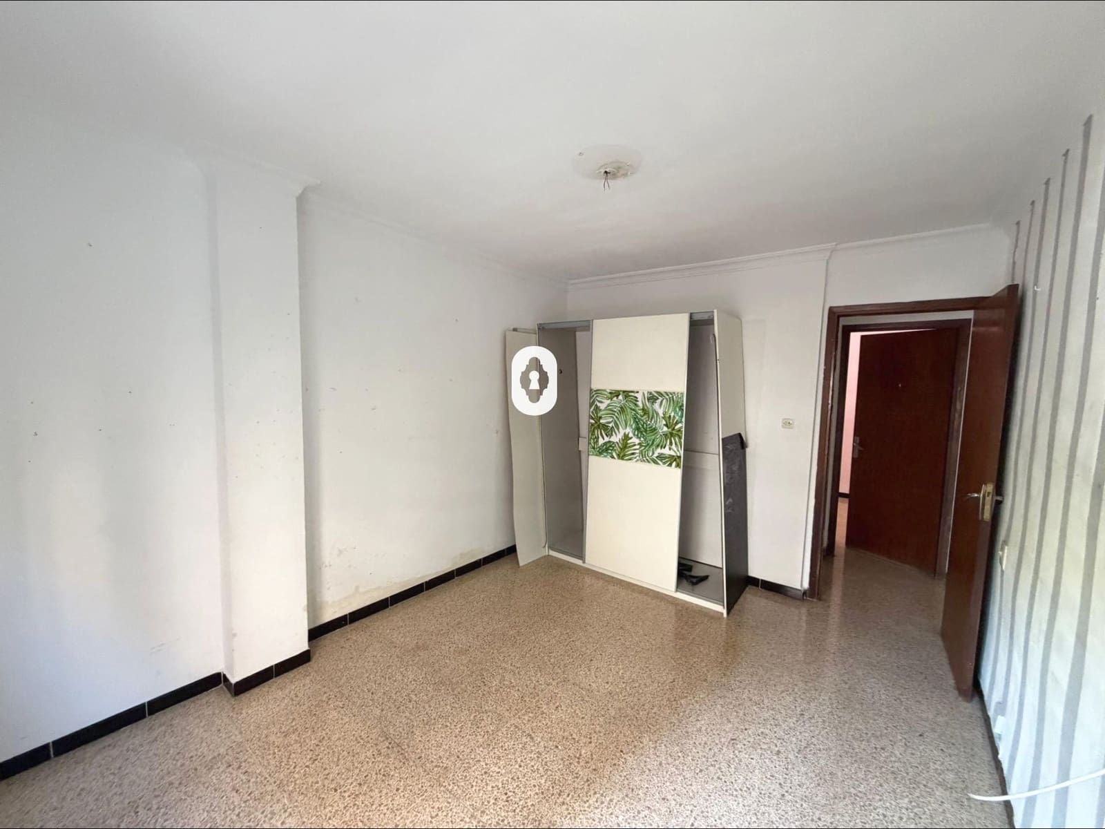 4 bedroom Flat for sale in Palma de Mallorca - € 269,000 (Ref: 9780688)