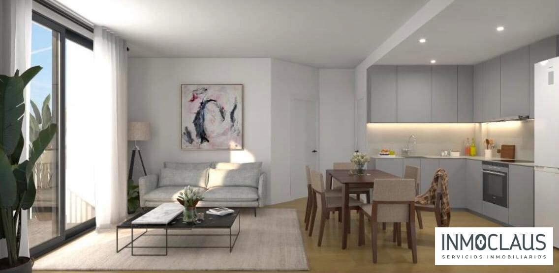 2 bedroom Flat for sale in Palma de Mallorca with garage - € 385,000 (Ref: 9851880)