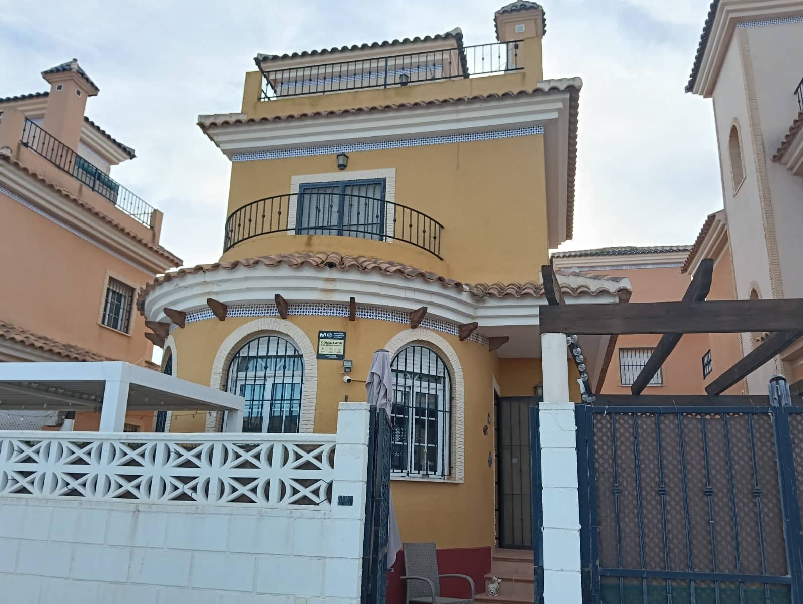 3 bedroom Villa for sale in Los Montesinos with pool - € 193,995 (Ref: 9383982)