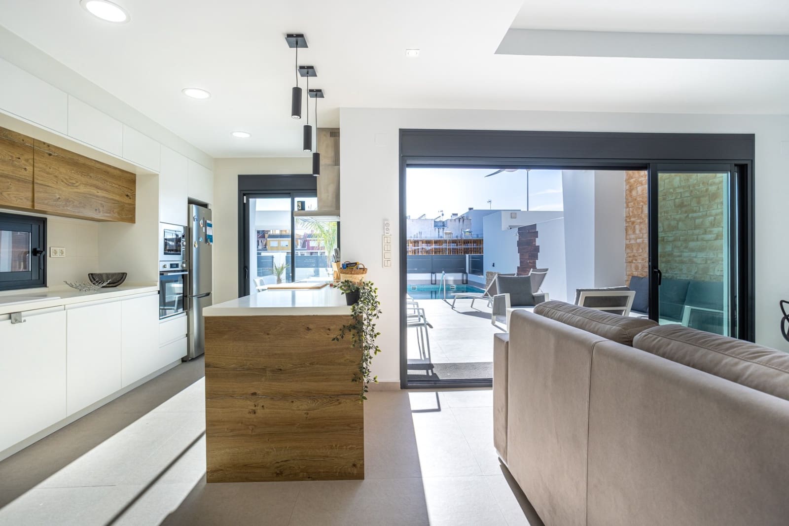 4 bedroom Villa for sale in Dolores with pool - € 410,000 (Ref: 9737195)