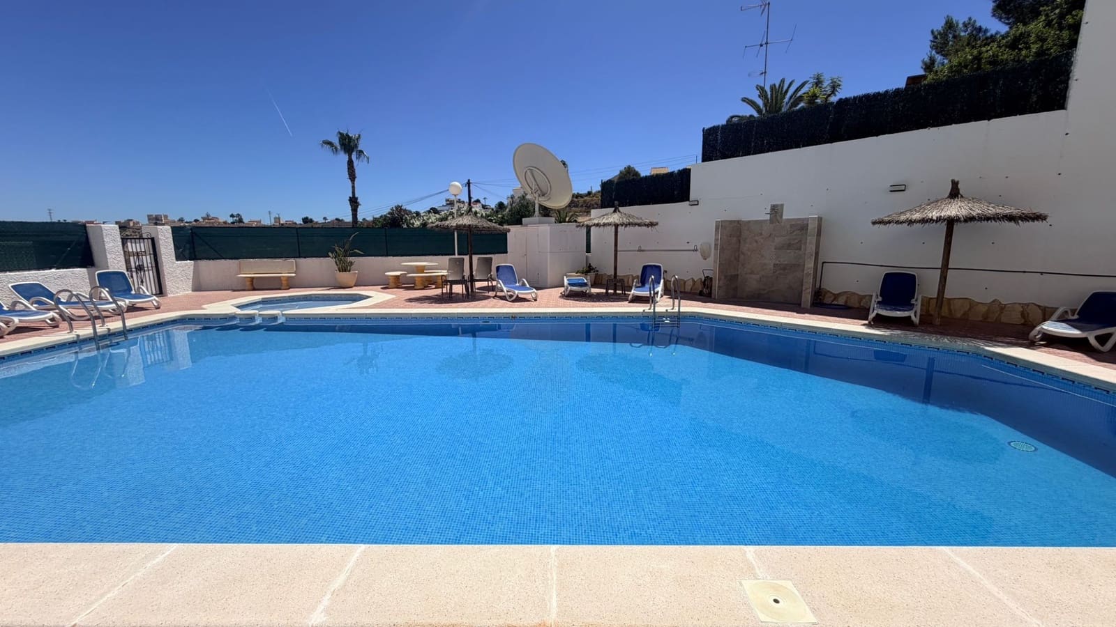 2 bedroom Apartment for sale in La Marquesa with pool - € 145,000 (Ref: 9866144)