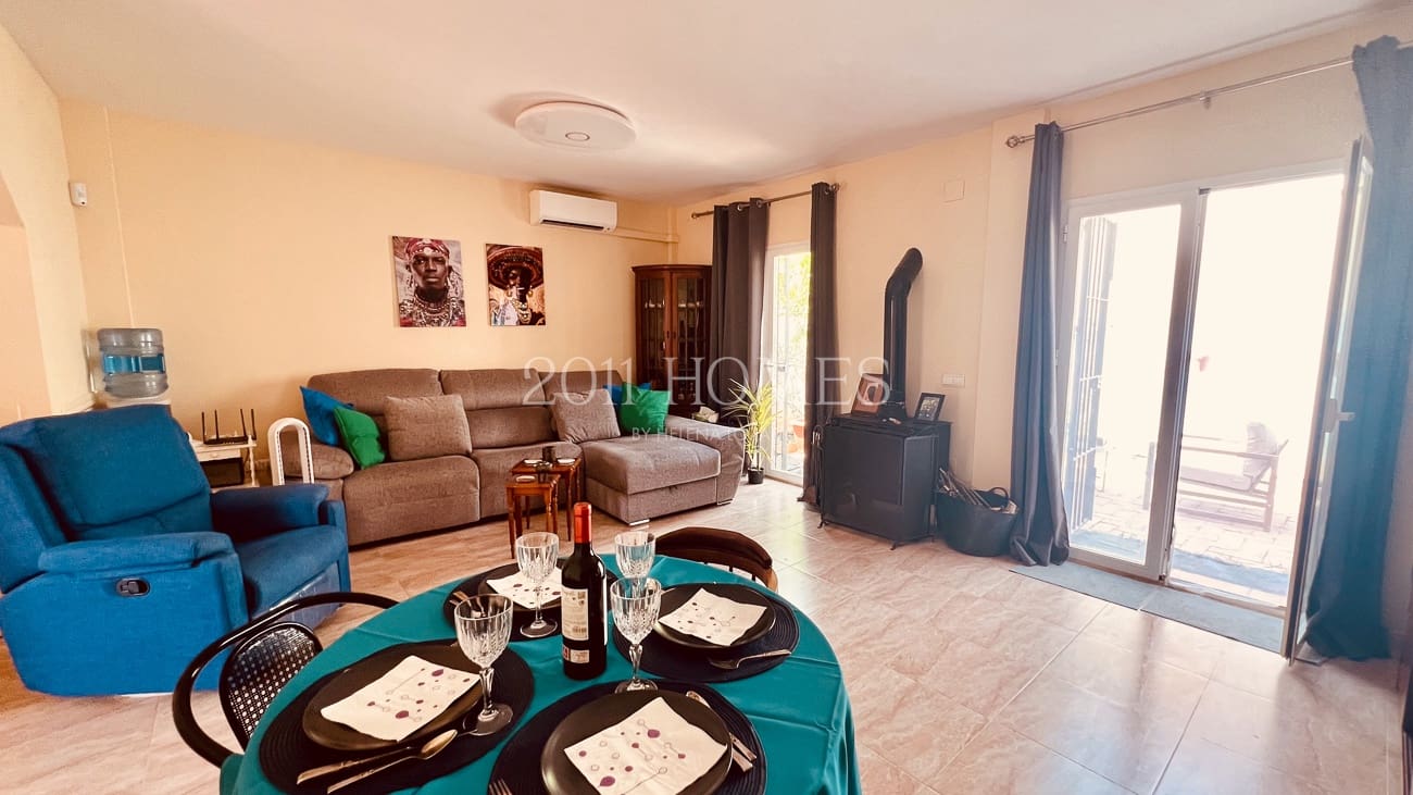 4 sypialnia Dom na sprzedaż w Fuente de Piedra z basenem - 199 000 € (Ref: 10063029)