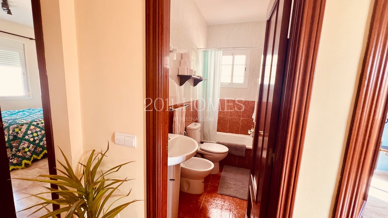 4 sypialnia Dom na sprzedaż w Fuente de Piedra z basenem - 199 000 € (Ref: 10063029)