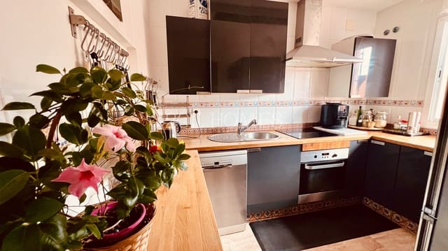4 slaapkamer Huis te koop in Fuente de Piedra met zwembad - € 199.000 (Ref: 10063029)