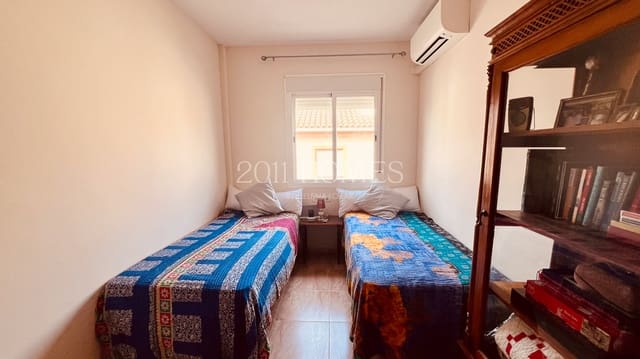 4 slaapkamer Huis te koop in Fuente de Piedra met zwembad - € 199.000 (Ref: 10063029)