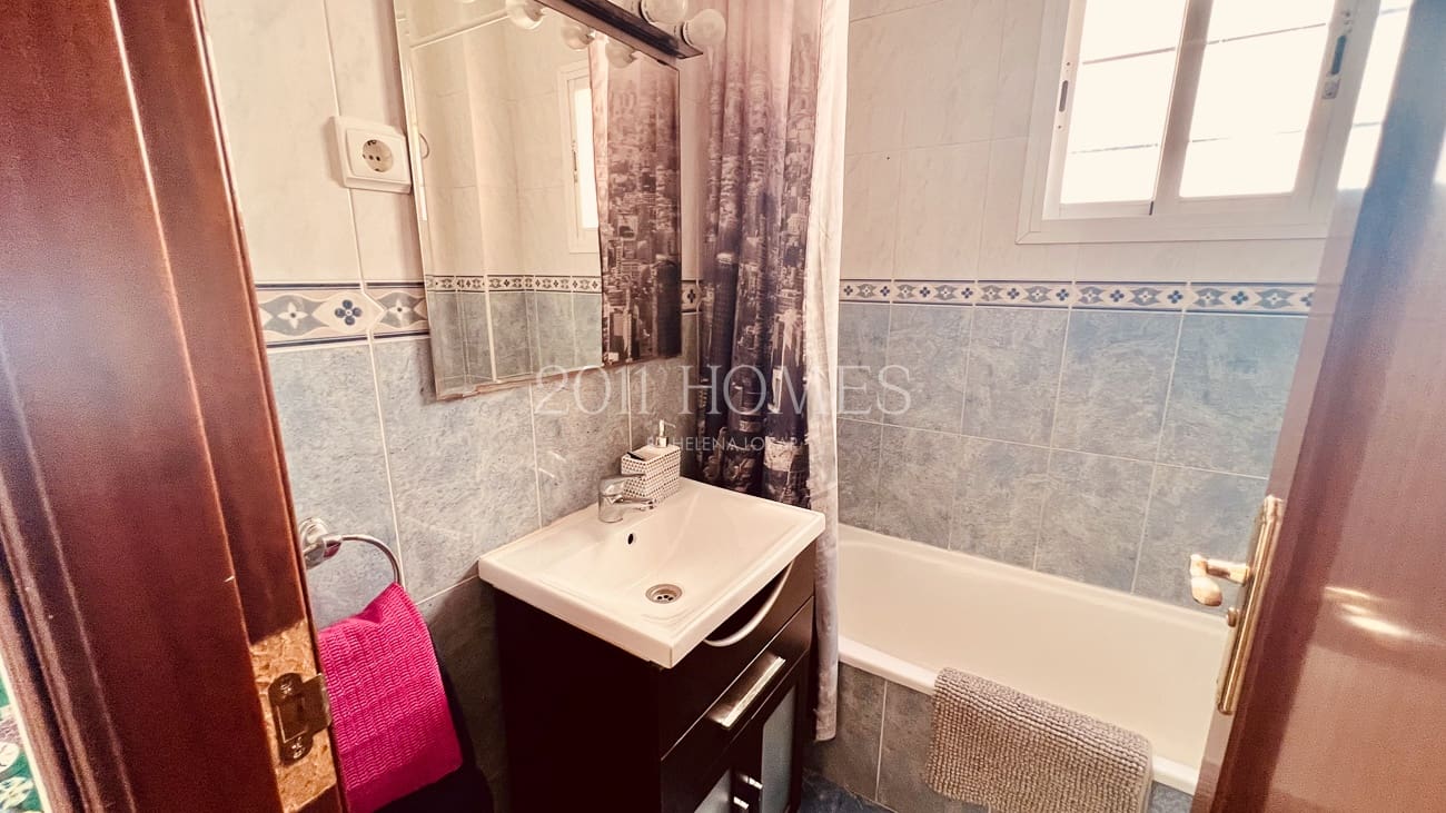 4 sypialnia Dom na sprzedaż w Fuente de Piedra z basenem - 199 000 € (Ref: 10063029)