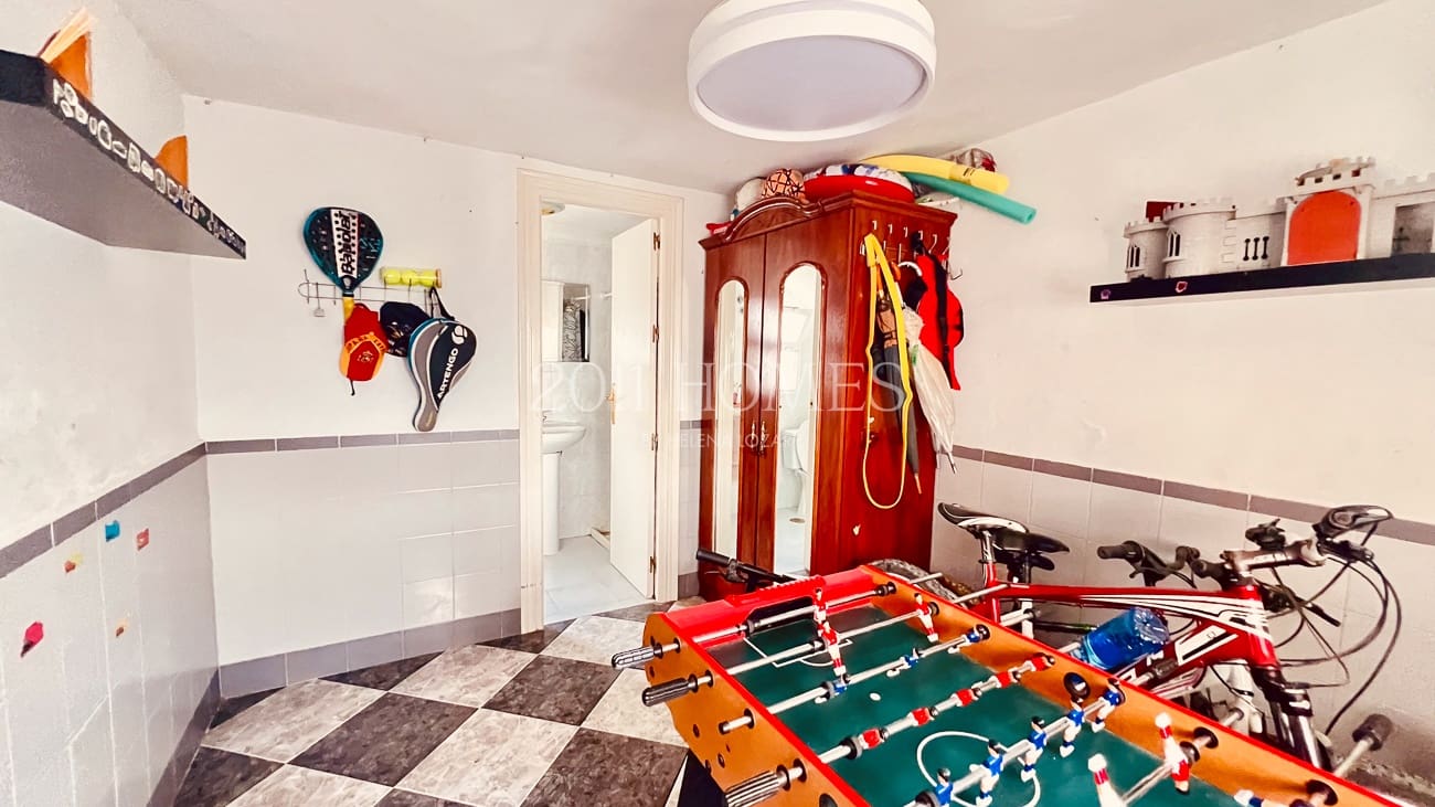 5 bedroom Townhouse for sale in Campillos - € 172,000 (Ref: 10093919)