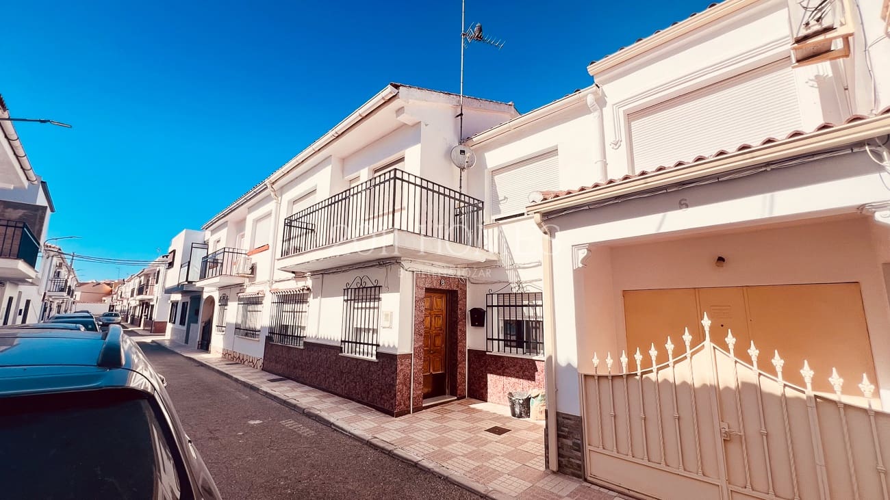 5 bedroom Townhouse for sale in Campillos - € 172,000 (Ref: 10093919)