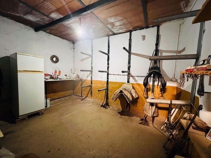 Erhverv til salg i La Roda de Andalucia med garage - € 495.000 (Ref: 8305979)