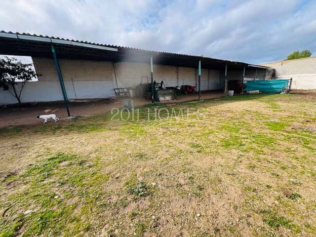 Commercial for sale in La Roda de Andalucía with garage - € 495,000 (Ref: 8305979)